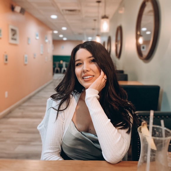 Meet your Posher, Angela - Picture 1 of 1